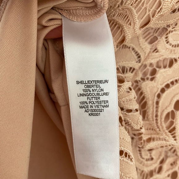 2/$20ποΈ Adrianna Papell Blouse β’ Bell Sleeve β’ Sz L - Picture 6 of 6